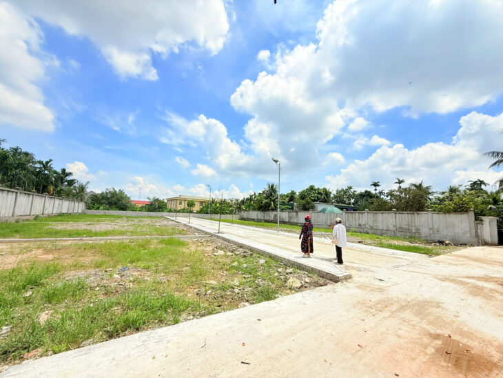 Mặt tiền : 5,5m full thổ cư .