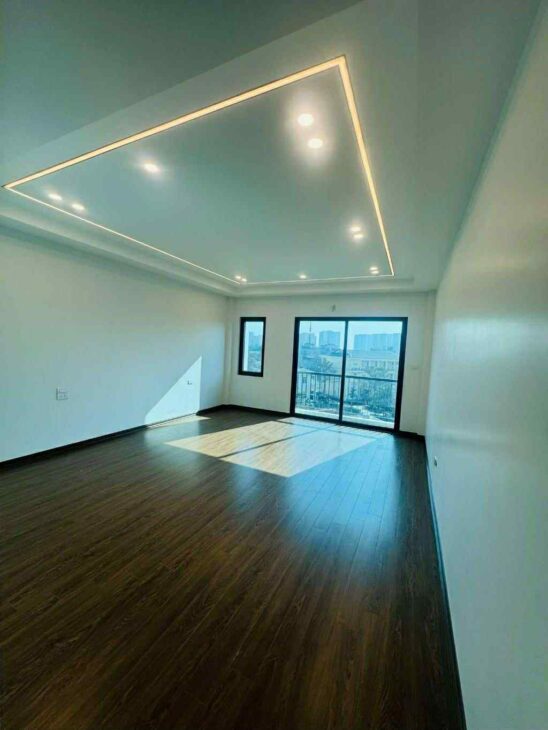 bán nhà Ngọc Thuỵ, 6 tầng thang máy, gara ôtô, full nội thất cơ bản