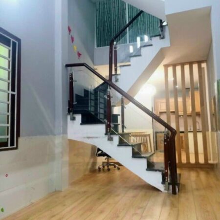 Bán nhà NGON , Phước Long, TP HCM, DT 160m2, 3 tầng, 14 phòng, Sổ Hồng, giá 9.35 tỷ. LH: 0933125879