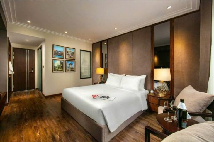BÁN KHÁCH SẠN PHỐ TRẦN THÁI TÔNG, CẦU GIẤY – DÒNG TIỀN 180TR/TH – 127M² x 8T CÓ HẦM
