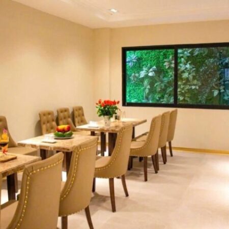 BÁN KHÁCH SẠN PHỐ TRẦN THÁI TÔNG, CẦU GIẤY – DÒNG TIỀN 180TR/TH – 127M² x 8T CÓ HẦM