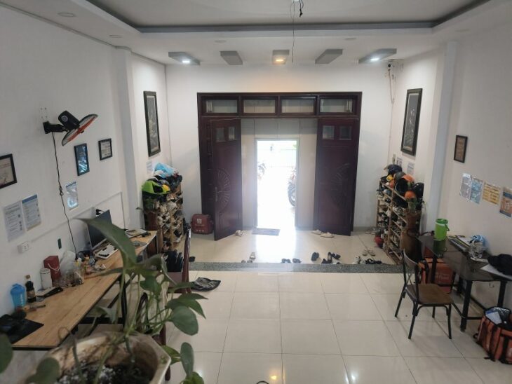 Bán nhà mặt tiền đường Số 8, Tăng Nhơn Phú, TP HCM, DT 130m2, 3 tầng, 5PN, sổ hồng. Giá 11.6 tỷ.