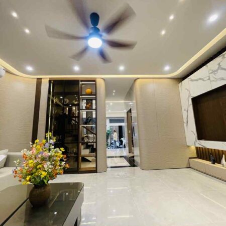 Bán nha Hoàng Mai 65m, mặt ngõ ô tô tránh, thông tứ tung, kinh doanh, thang máy êm ru, full nội