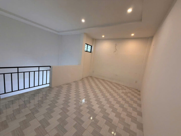 37. Phòng 4 triêụ Hưng Phú 1 Cái Răng