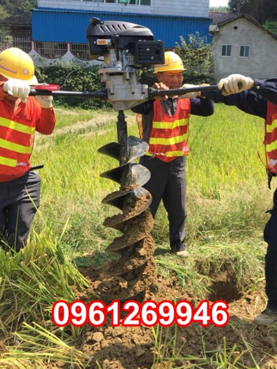 Máy khoan đất sỏi đá Okasu 7HP tặng kèm mũi khoan đường kính 300mm sâu 800mm