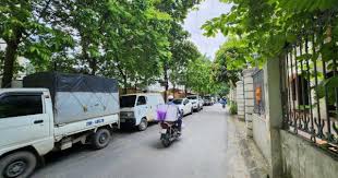 Bán nhà phân lô mặt ngõ Nguyễn Phong Sắc 102m2, mt 6m đường rộng ôtô dừng đỗ