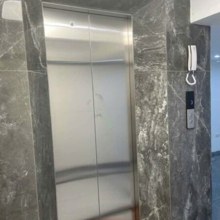 Mình cho thuê Nhà hàng, VP, KD, Nguyễn Chánh; vỉa hè 104m2* 4T- 30 Tr