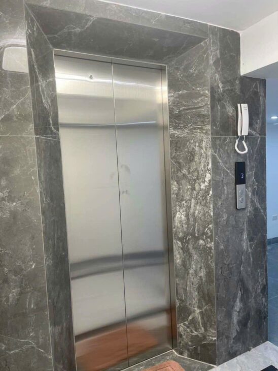 Mình cho thuê Nhà hàng, VP, KD, Nguyễn Chánh; vỉa hè 104m2* 4T- 30 Tr