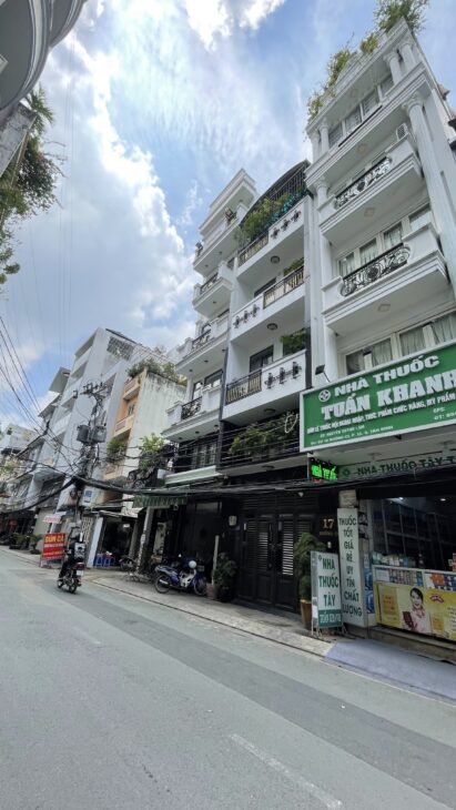 Nhà MTKD ngay sát Cộng Hoà, 6 tầng 8PN 7WC