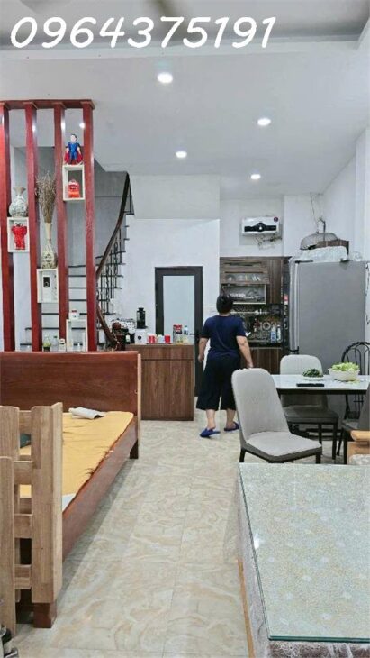 DUY NHẤT MỘT CĂN PHÚC LỢI – GIÁ SIÊU MỀM – 40M2 – 5 TẦNG – 3 NGỦ – DÂN XÂY VF3 ĐÕ CỬA