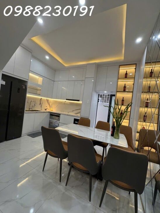 HIẾM – BÁN NHÀ TÔN ĐỨC THẮNG – ĐỐNG ĐA – 50M2 – 7 TẦNG – GẦN NGAY MẶT PHỐ – 5 PHÚT DI CHUYỂN ĐẾN