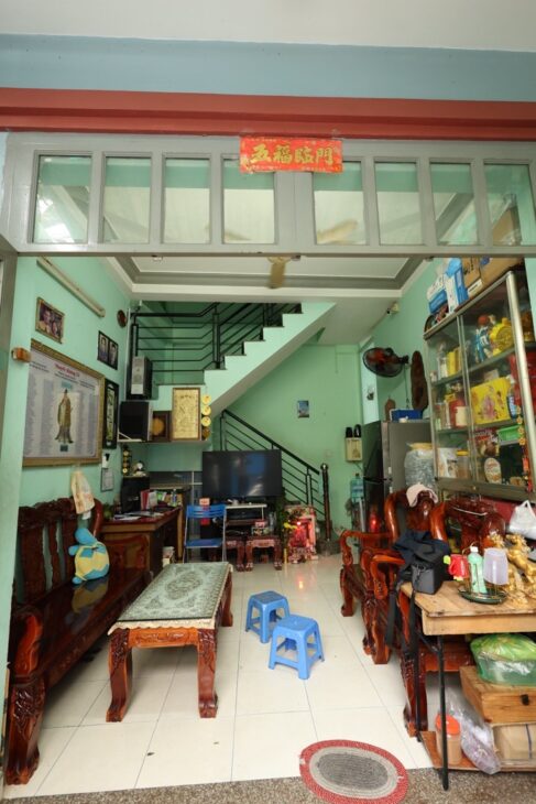 Sắp ngộp bank, nhà 4 tầng ngang 7m, gần nhà ga T3