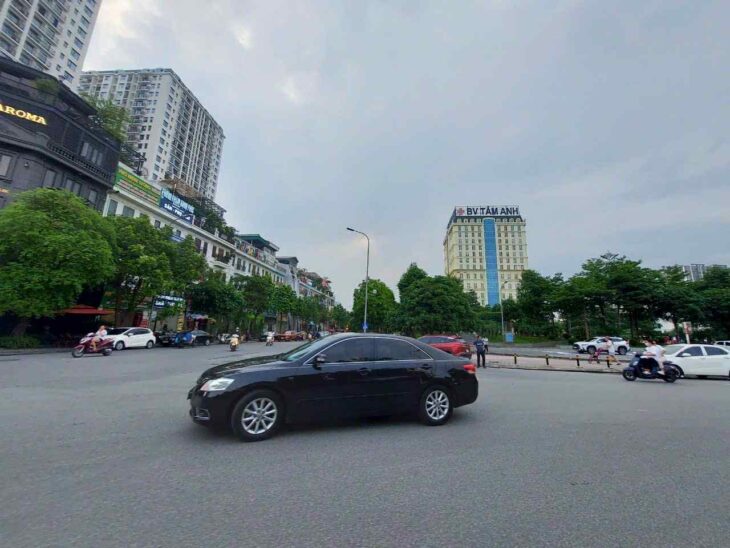 phân lô mặt phố Hoàng Như Tiếp, 100m x 4 tầng, mặt tiền 18m, dòng tiền 1 tỷ/năm