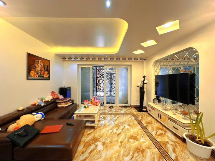 BÁN NHÀ PHÂN LÔ VĨNH PHÚC, BA ĐÌNH – 73M² x 4T – MT 4.7M – LÔ GÓC – FULL NỘI THẤT