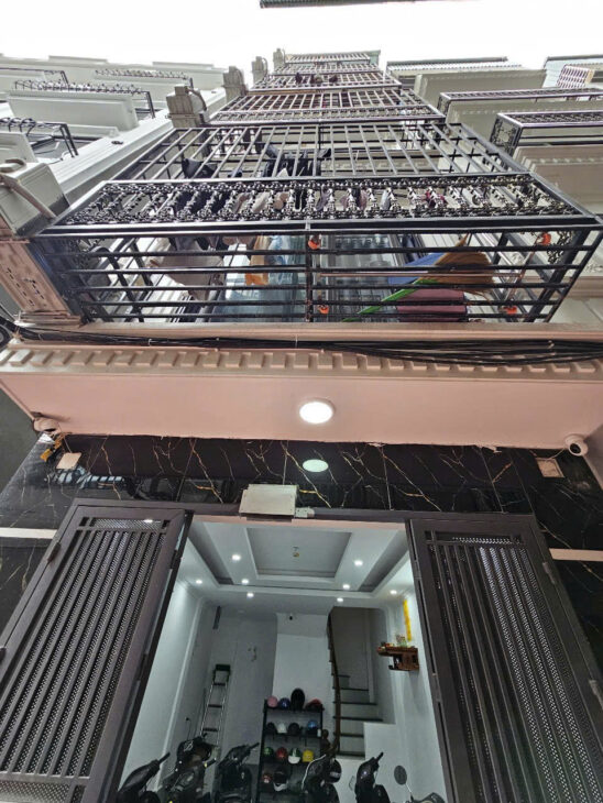 SIÊU PHẨM HÀNG FO KIM TRUNG- HOÀI ĐƯCS – HÀ NỘI. NHÀ LÔ GÓC 6 TẦNG PHUN NỘI THẤT.