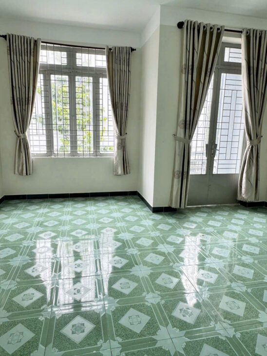 Nhà 2 tầng 2 MT cách đường Điện Biên Phủ chỉ 1 căn nhà: