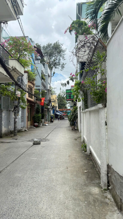 Trung Tâm Tiện Ích Quận 10 vài bước ra đường xe hơi