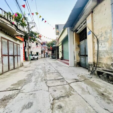 Siêu phẩm Liên Mạc nhà 5 tầng mới kính kong xách vali ở luôn Ô TÔ đỗ cửa