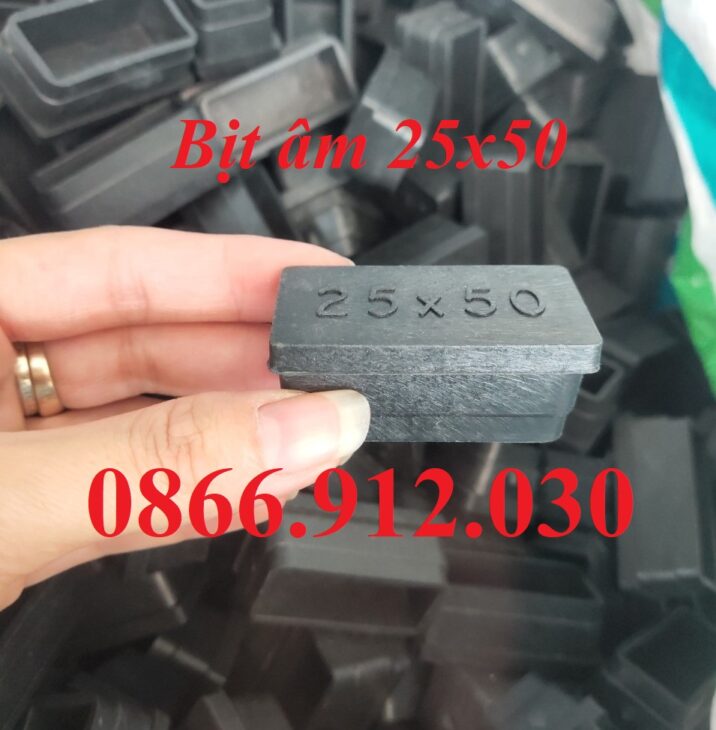 Vì Sao Nên Dùng Nắp Chụp Đầu Sắt Hộp Cho Bàn Ghế?