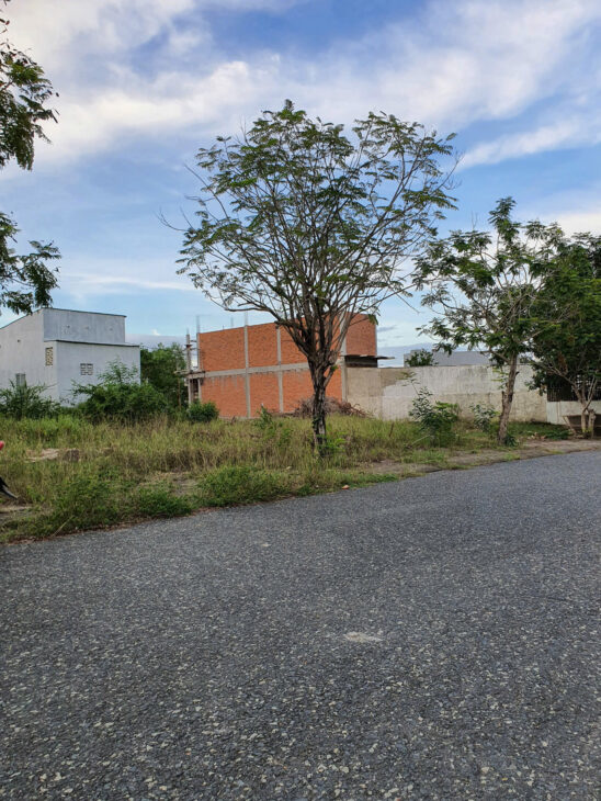 BÁN ĐẤT ĐƯỜNG 13M KHU TĐC ĐẤT LÀNH – VĨNH THÁI – DT: 72m2 ngang 4,5m lô sạch k hố ga dây điện –