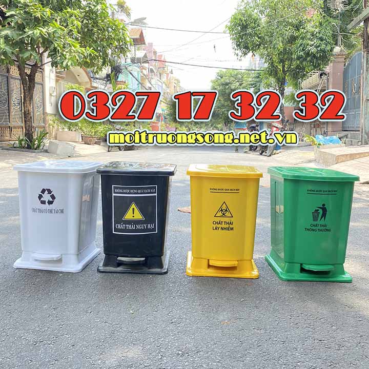 Thùng rác y tế 15 lít có mấy màu