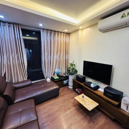 Bán nhà Thuỵ Phương 42m2, dân xây 5 tầng, có sân riêng để xe