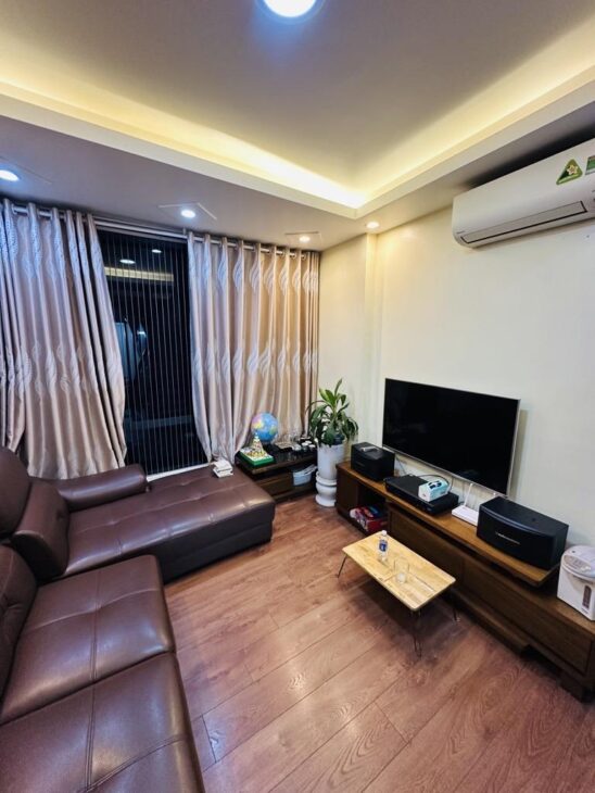 Bán nhà Thuỵ Phương 42m2, dân xây 5 tầng, có sân riêng để xe