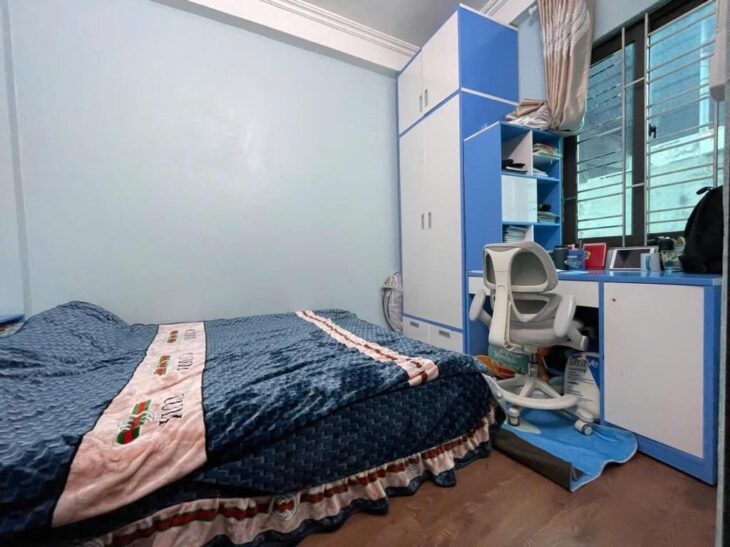 Bán nhà Thuỵ Phương 42m2, dân xây 5 tầng, có sân riêng để xe