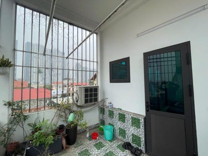 Bán nhà Thuỵ Phương 42m2, dân xây 5 tầng, có sân riêng để xe