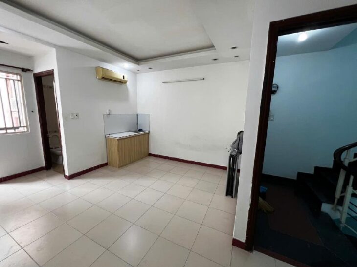 Nhà Âu Cơ 4×16 KC 5T, ngay trường Đại Học, thu nhập 32tr/tháng