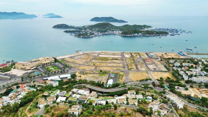 NHÀ PHỐ MẶT BIỂN NGAY CẢNG VINPEARL KHÁNH HOÀ