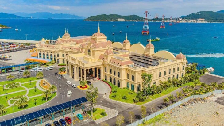 NHÀ PHỐ MẶT BIỂN NGAY CẢNG VINPEARL KHÁNH HOÀ