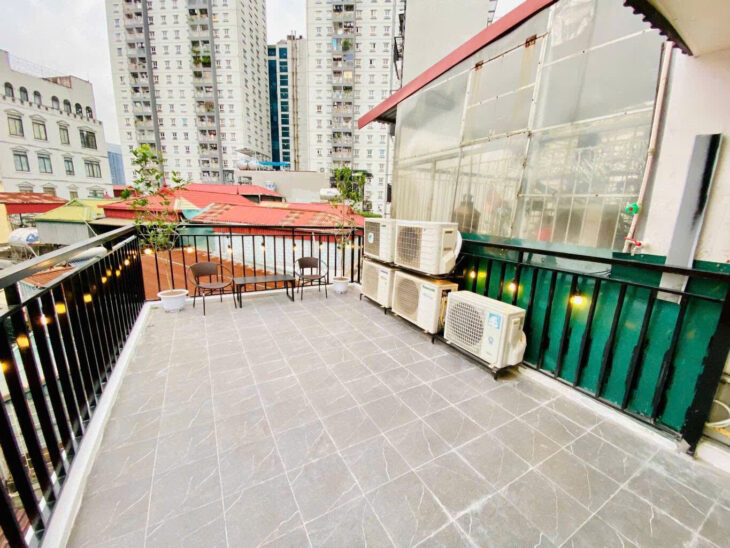 Bán nhà mặt phố Lê Văn Lương, Thanh Xuân Bắc, 32m2 x 5 tầng, 4PN, Sổ đỏ, 8.4 tỷ. LH: 0975948906