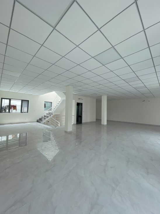 cho thuê nhà mặt tiền nguyên căn đường lê đinh thám giao duy tân 3 tầng dt 600 m2