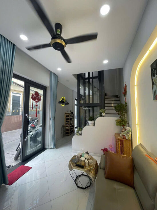 SÁT MẶT TIỀN TRUNG TÂM Q7 1 PHÚT TỚI Q4 – 2 PHÚT TỚI Q1,Q2 XE CỨU THƯƠNG CỨU HỎA ĐẬU NGAY NHÀ
