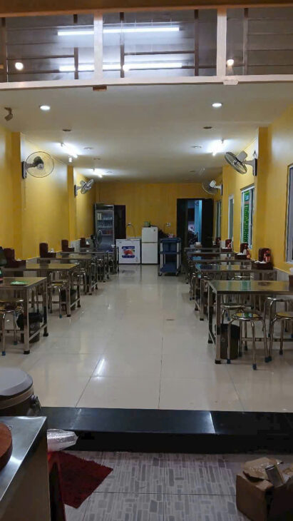 Bình Thạnh ! Cho thuê mặt bằng, diện tích 70m2 ( sảnh 4m x 12m , sân 5m x 5m ) Tel : Lam 09379139 …