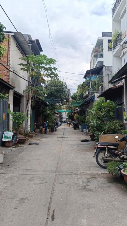 NHÀ MỚI ĐẸP GÒ XOÀI–HẺM 6M ÔTÔ NGỦ TRONG NHÀ NHỈNH 5 ĐỒNG