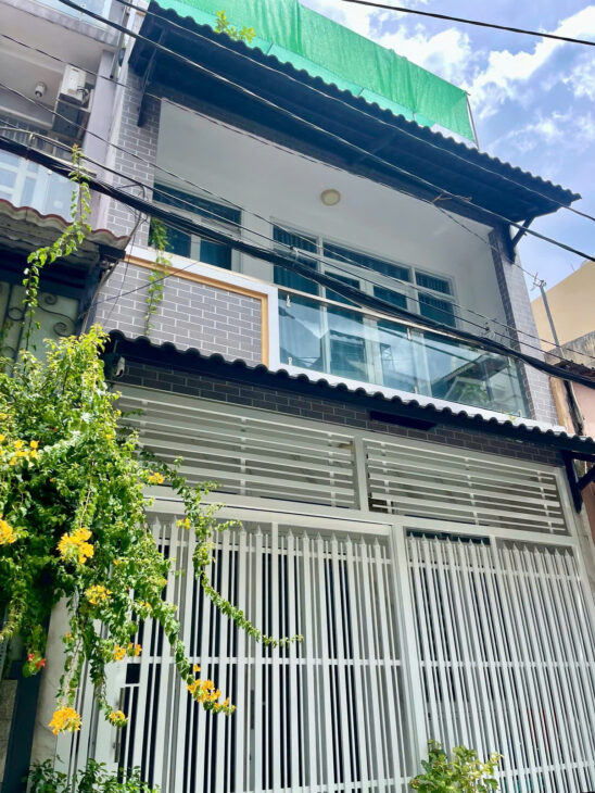 Bán nhà ở đường Nguyễn Văn Dung. Phường 6, Gò Vấp, cách bờ kênh Tham Lương 3m, vị trí đẹp, ở ngay