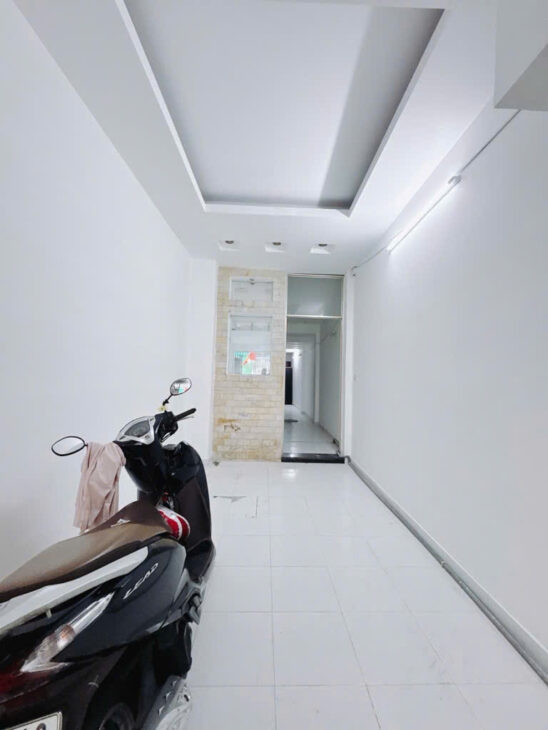 CĂN HỘ DỊCH VỤ CÓ 5 TỶ TRUNG TÂM Q4 HẺM XE HƠI NGANG 5M