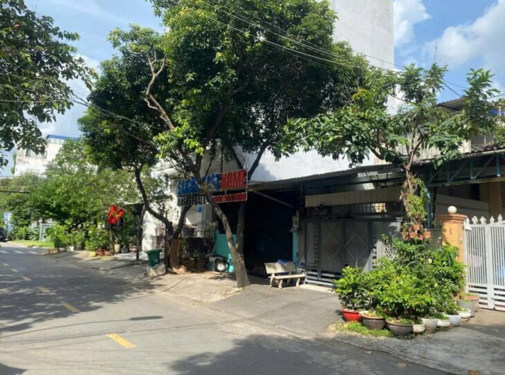 Bán nhà mặt phố Q.2, 97m², 17 tỷ, sổ đỏ cách metro rach chiec chỉ 100m