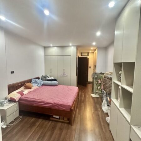 LẠC LONG QUÂN 40M GIÁ 12 TỶ-GẦN Ô TÔ TRÁNH,NGÕ THÔNG,DÂN XÂY,NỘI THÁT ĐẸP