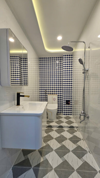 CẠNH Phú Mỹ Hưng VIP nhất VN phú Thuận Q 7 Ngang 4 dài 15 M CÓ 83 TRIỆU M2 3 TẤM MỚI