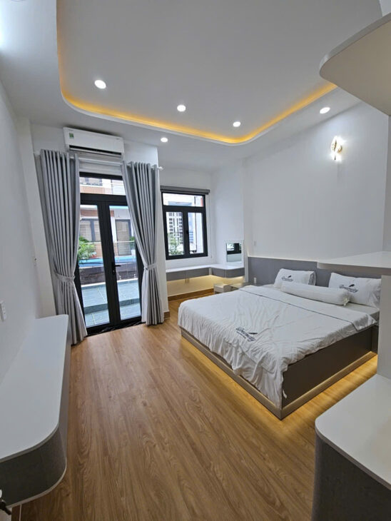 CẠNH Phú Mỹ Hưng VIP nhất VN phú Thuận Q 7 Ngang 4 dài 15 M CÓ 83 TRIỆU M2 3 TẤM MỚI