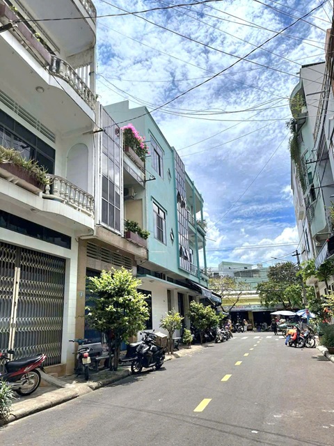 CHÍNH CHỦ Bán Nhà 4 Tầng Mặt Tiền Nguyễn Trung Ngạn, P. Quy Nhơn, Tỉnh Gia Lai (Bình Định cũ).