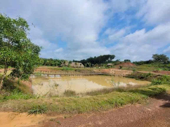 BÁN ĐẤT CÓ AO CÁ – 9055m² – MẶT TIỀN 18m – SUỐI CAM, ĐỒNG XOÀI – ĐỒNG NAI- GIÁ 20 TỶ