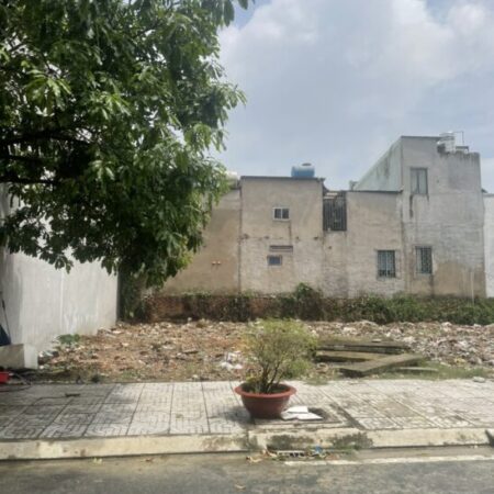 5 lô đất thổ cư, mt đường nhựa 12m có vỉa hè, ngay ngã tư Ông Cù, gần chợ, thổ cư, sổ sẵn,