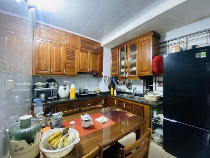 TẬP THỂ TẦNG 1 CẦU GIÁY DT 80M 3 NGỦ 2 WC GIÁ 4,750 TỶ,Ô TÔ ĐỖ NGÀY ĐÊM