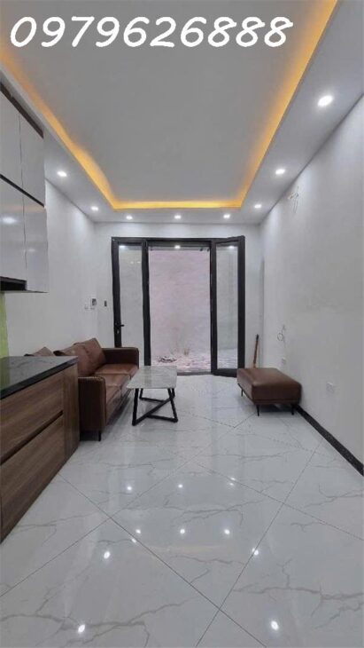 BÁN NHÀ NHÀ PHỐ TRUNG PHỤNG, THANG MÁY NK, VF3 QUA CỬA, NGÕ THÔNG CÁC NGẢ. 40X5T