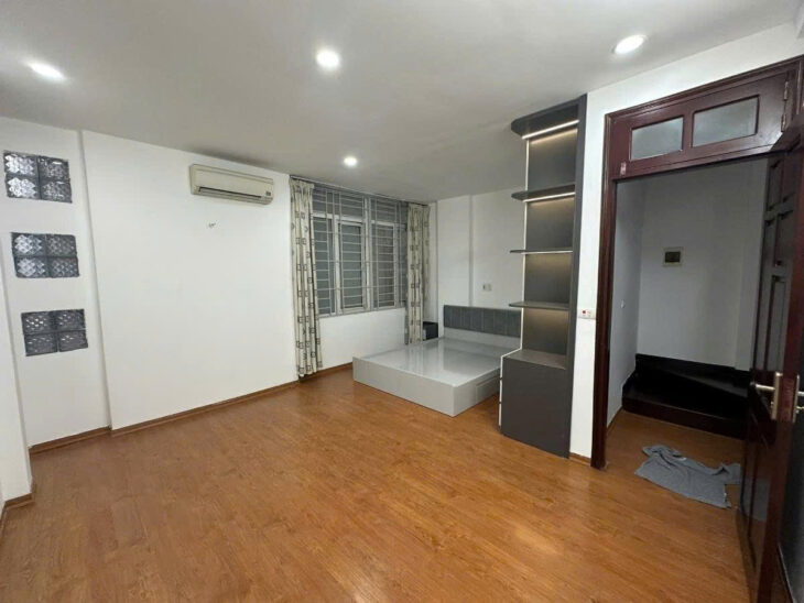 NHÀ ĐẸP PHỐ LÊ VĂN LƯƠNG – FULL ĐỒ Diện Tích 38m2 5 tầng mặt tiền 5m Giá 10.8 tỷ