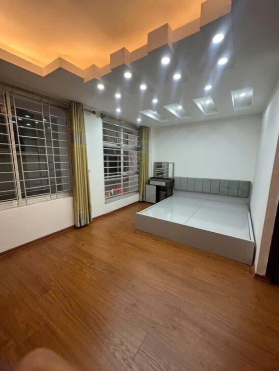 NHÀ ĐẸP PHỐ LÊ VĂN LƯƠNG – FULL ĐỒ Diện Tích 38m2 5 tầng mặt tiền 5m Giá 10.8 tỷ